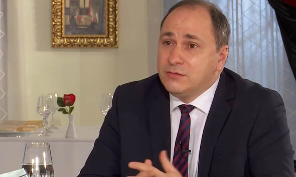 Mihai Dimian, numit ministru al Educației, în cadrul unei emisiuni televizate.