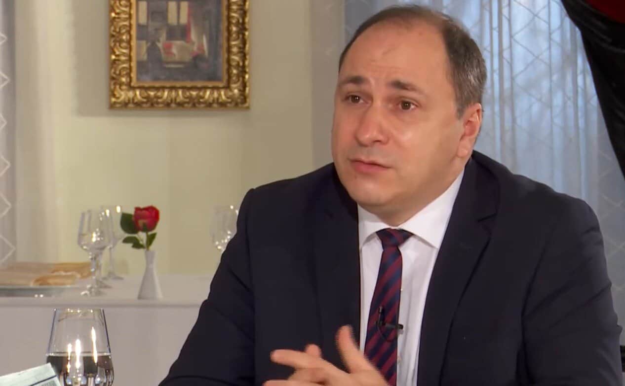 Mihai Dimian, numit ministru al Educației, în cadrul unei emisiuni televizate.