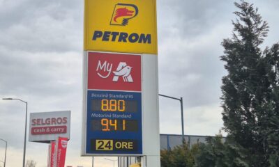 Tabel cu prețurile la carburanți în Alba Iulia, depășind pragul de 10 lei pe litru la o benzinărie.