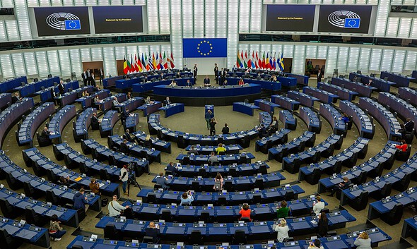 Sala de ședințe a Parlamentului European în timpul votului pentru bugetul UE 2028-2034.