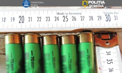 Vânătoare ilegală în Alba, cu echipament de poliție și muniție găsite la braconier.