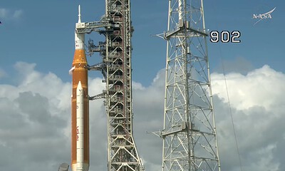 Racheta Artemis 2 pregătită pentru lansare cu echipaj uman în jurul lunii.