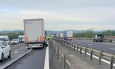 TIR pe contrasens accident A1