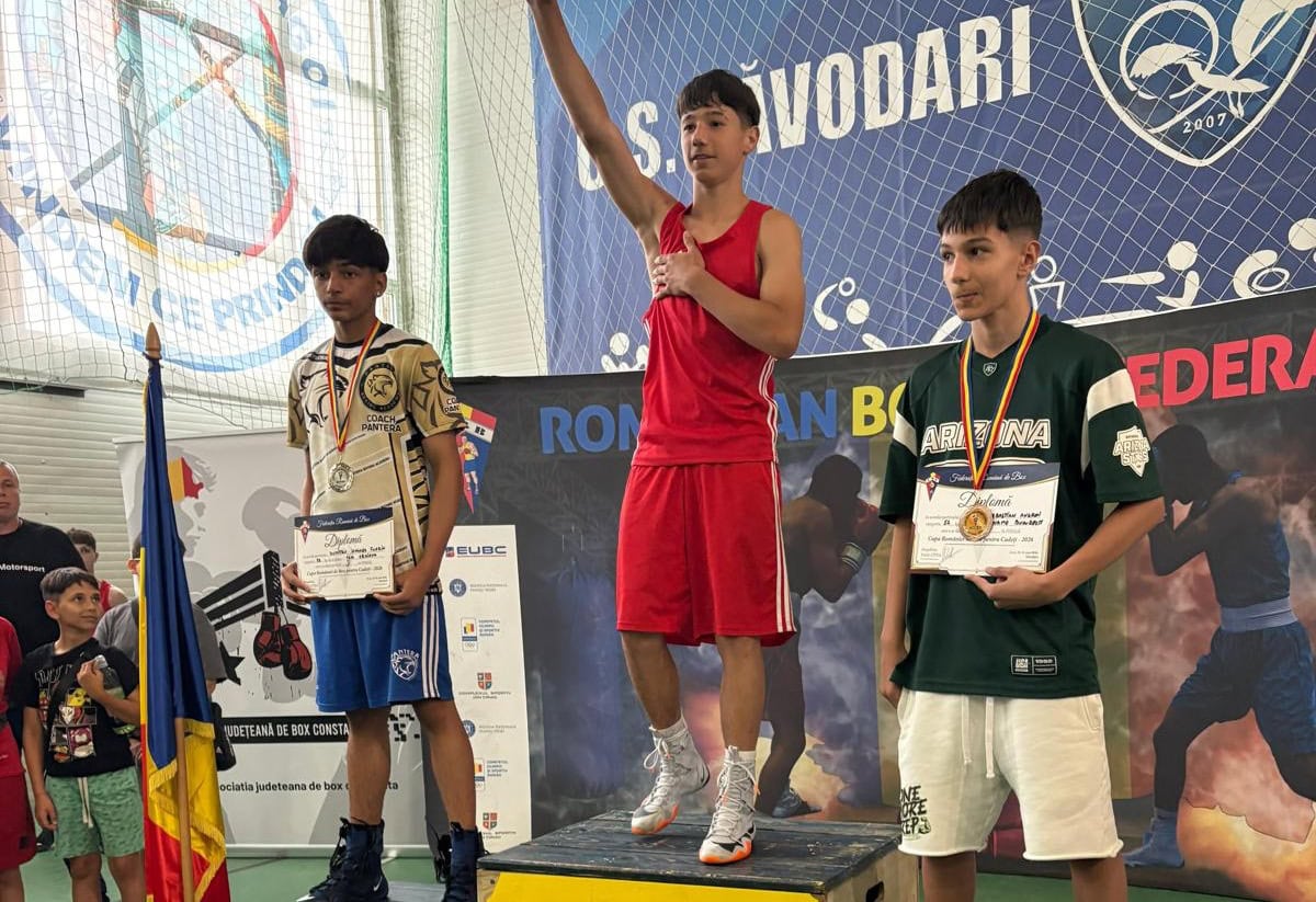 David Popescu, boxerul din Alba Iulia, antrenat de Andrei Dărămuș, a devenit campion național la cadeți. Va merge la Europene