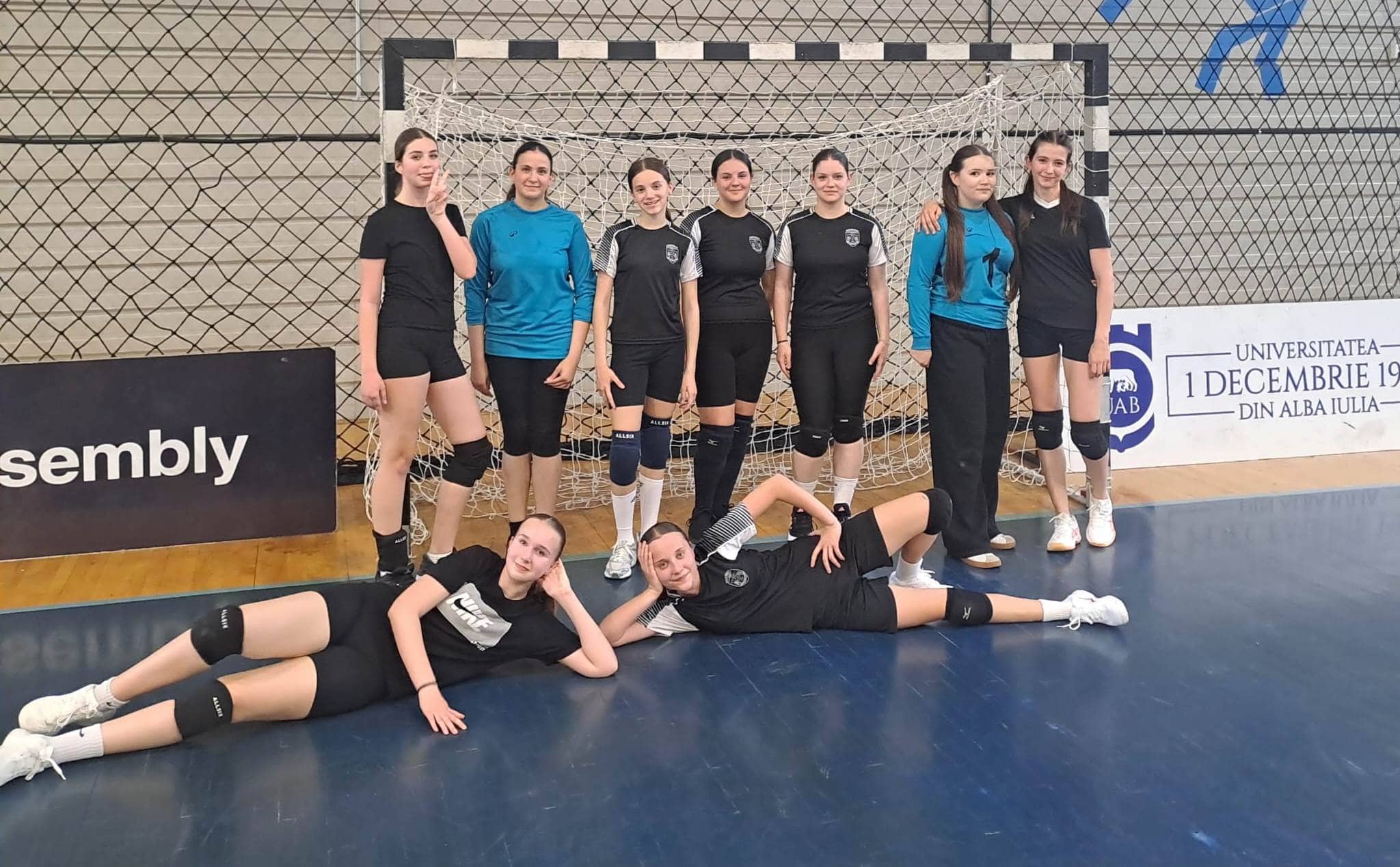 FOTO: Echipa Școlii Gimnaziale „Avram Iancu” din Alba Iulia, pe primul loc la etapa zonală Alba Handbal Challenge