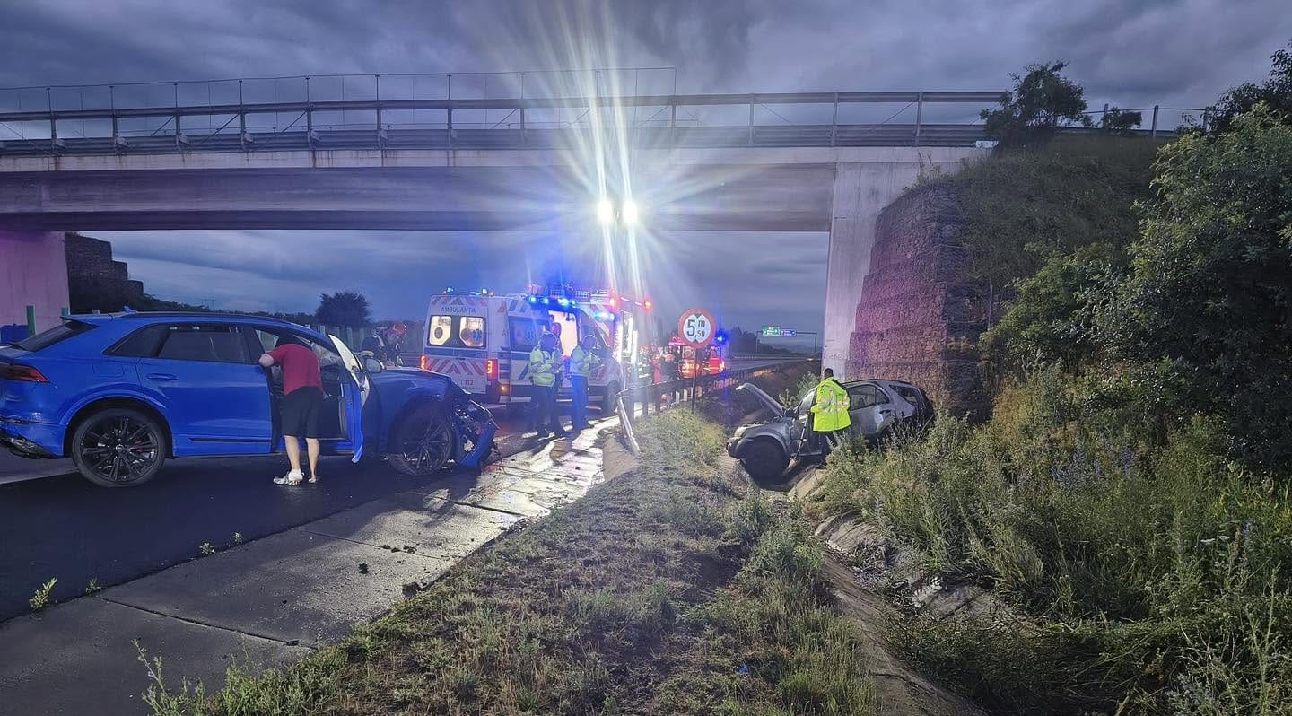 UPDATE FOTO: Accident rutier pe autostrada A1 Sebeș-Orăștie. Două mașini s-au lovit. Intervine echipaj de prim ajutor