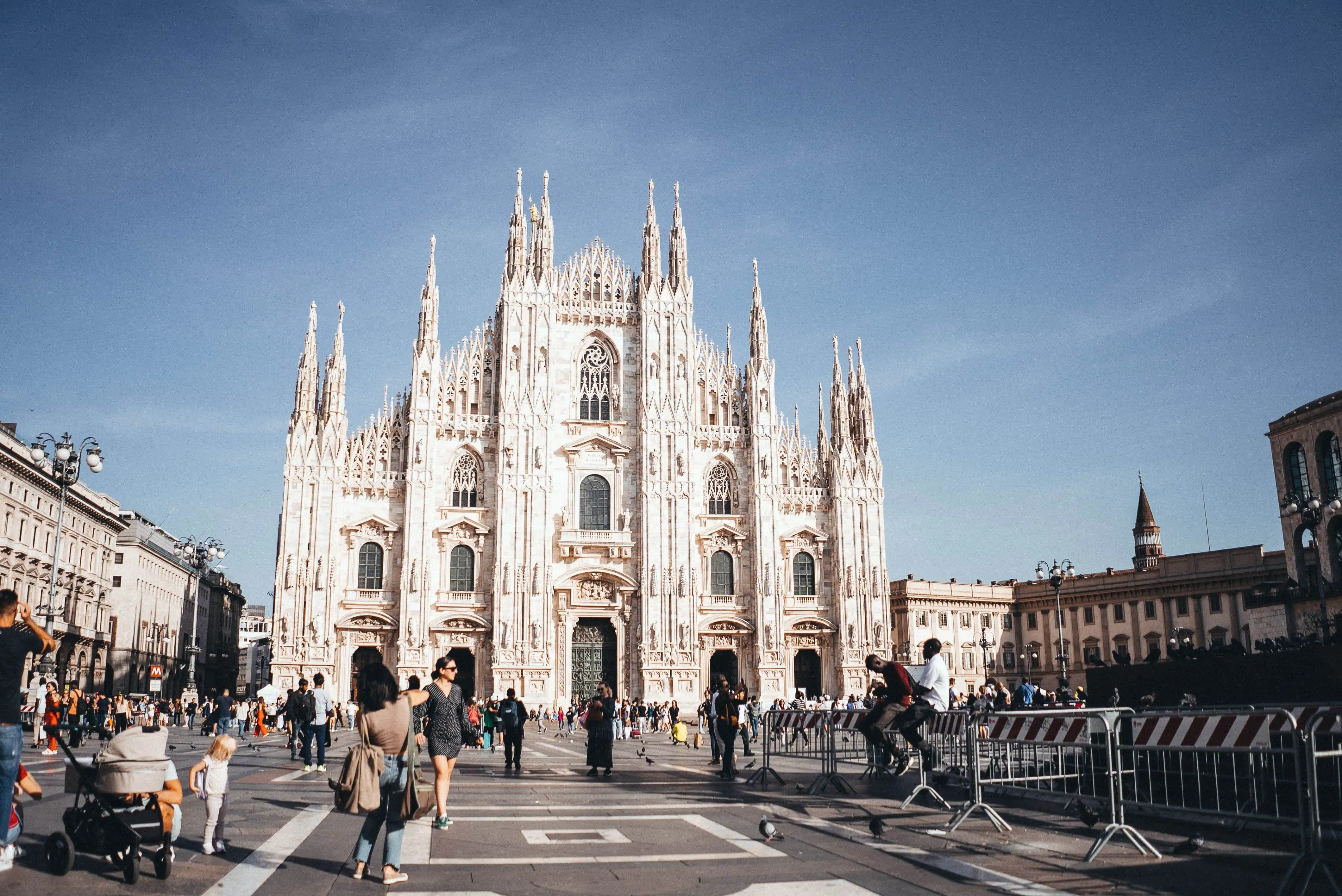 eSky.ro bilete ieftine milano avion zbor aeroport sursa foto pexels