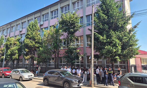 Evaluare Națională 2026. Centrul de examinare de la Școala Mihai Eminescu din Alba Iulia. Foto: Alba24