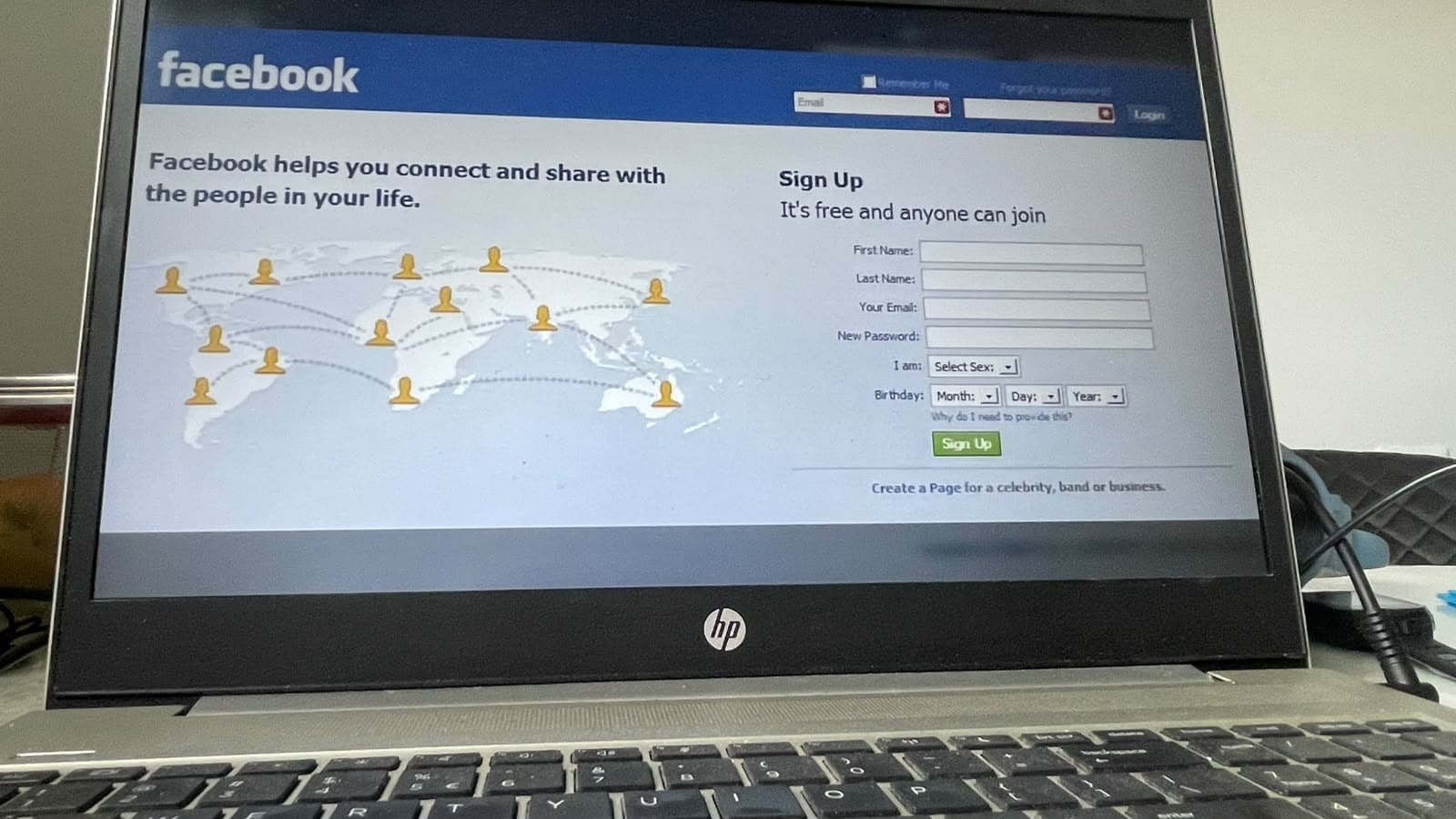 Facebook și Instagram au picat la nivel global: Probleme tehnice raportate de utilizatori