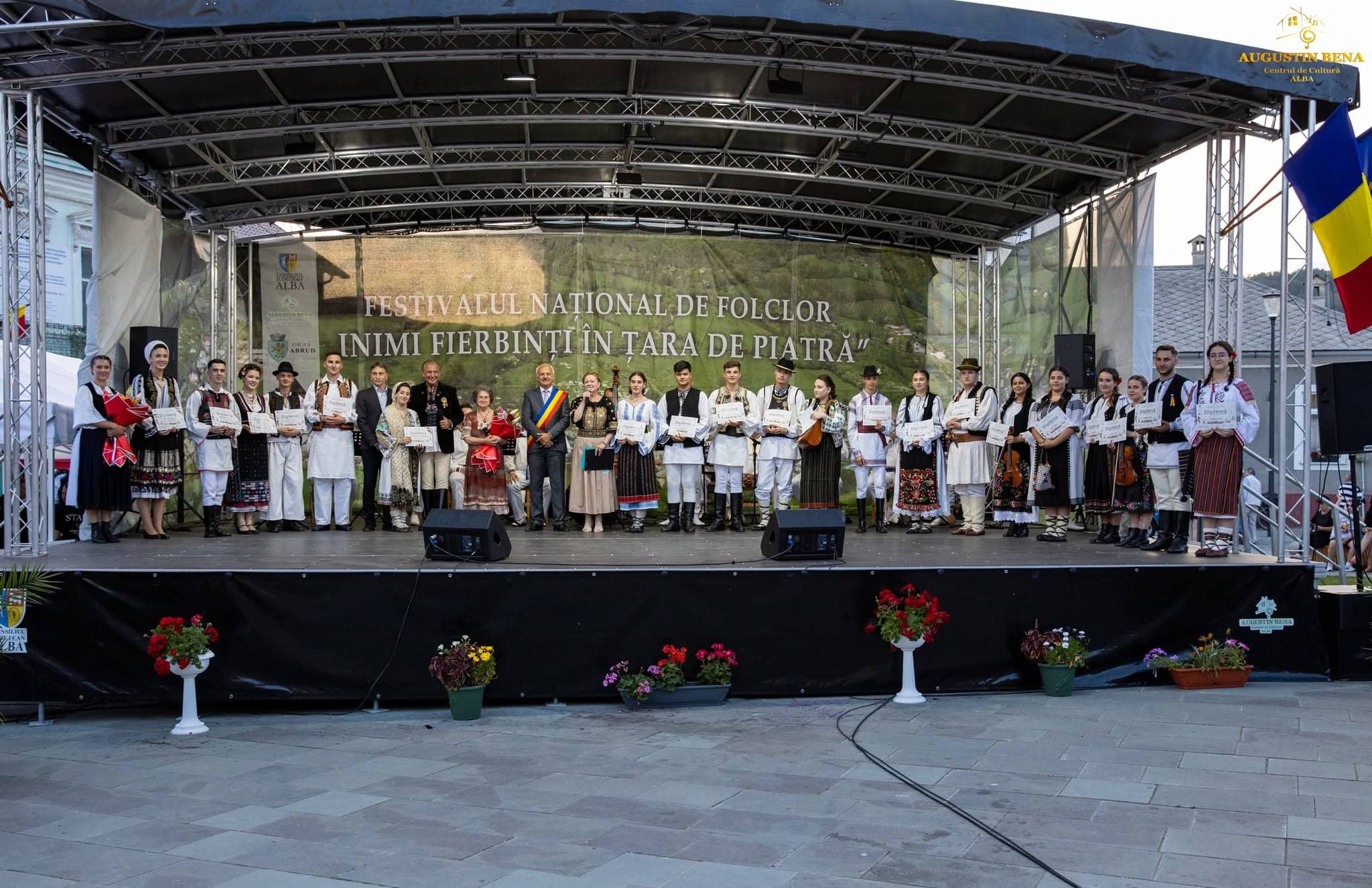 FOTO: Laureații Festivalului Național de Folclor ”Inimi fierbinți în Țara de Piatră” 2026 din Abrud. Cine a câștigat marele premiu