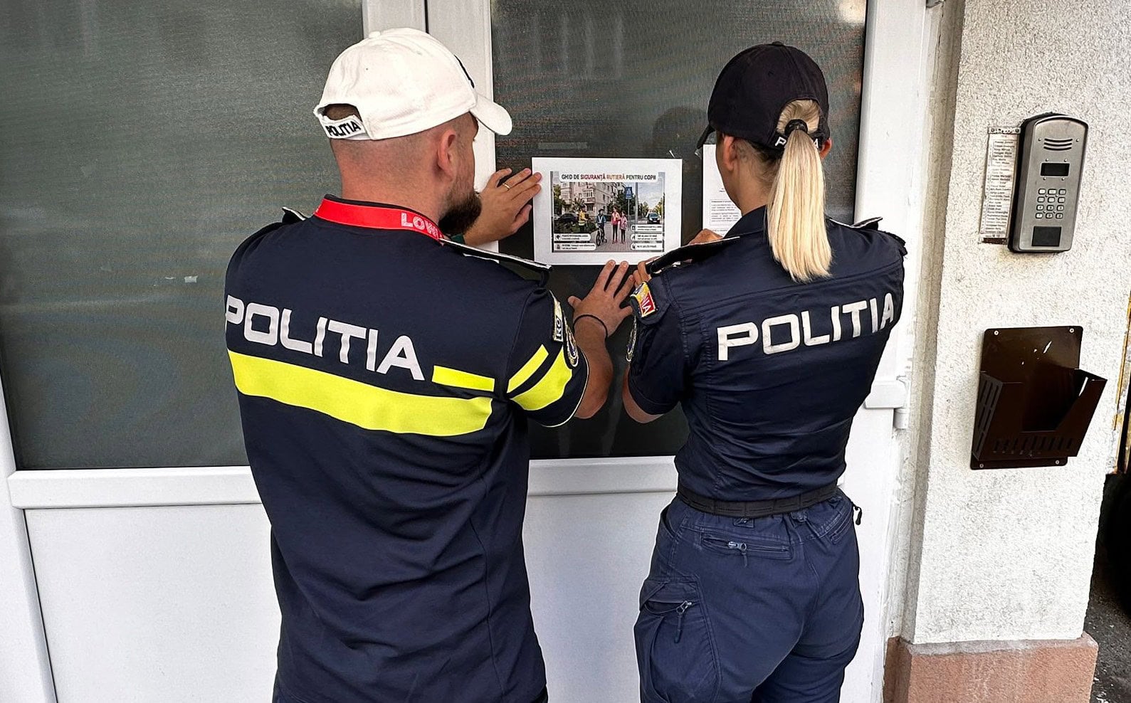 VIDEO: Acțiune preventivă pentru creșterea siguranței rutiere în zona blocurilor din Alba Iulia. Recomandările Poliției