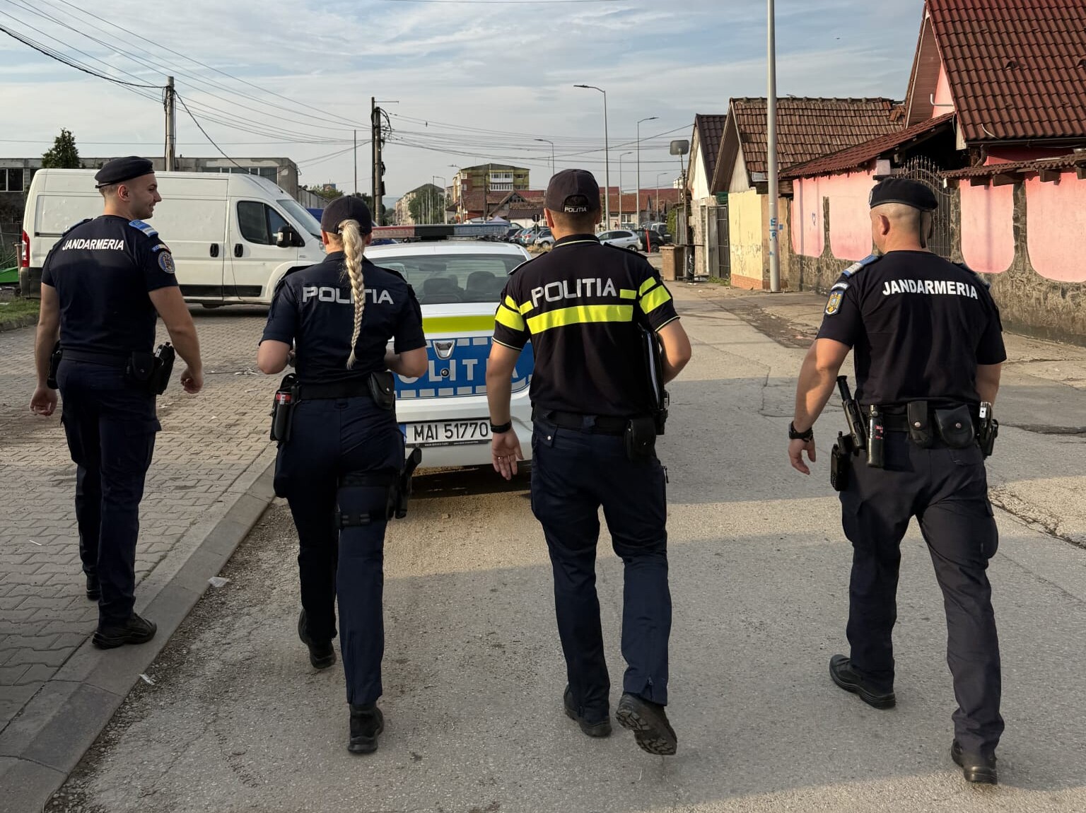 VIDEO Acțiune a polițiștilor din Alba Iulia: Amenzi de peste 27.000 de lei și zeci de persoane și mașini verificate