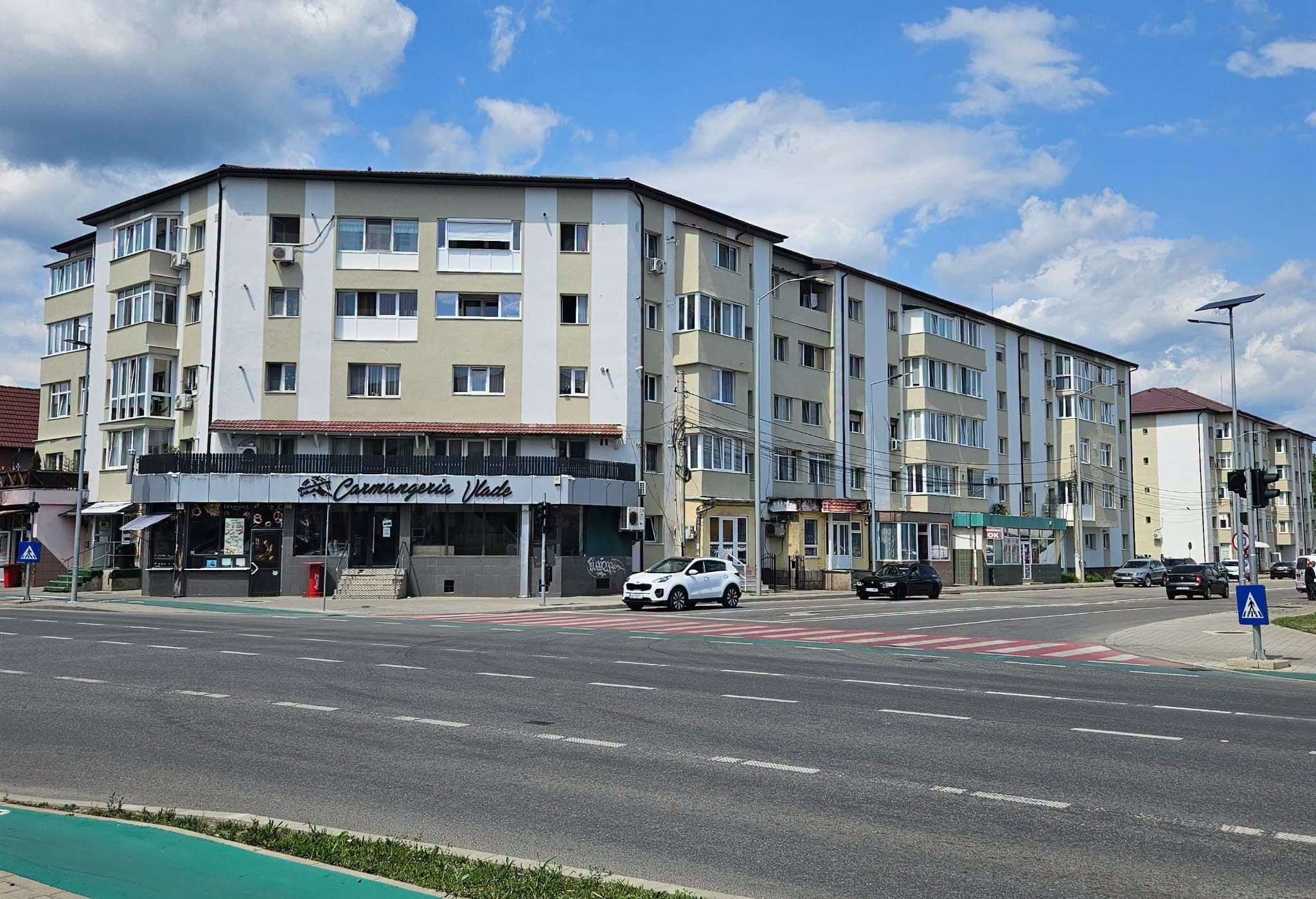 Primăria Alba Iulia a recepționat lucrările de renovare a trei blocuri din municipiu. Cât a fost investiția