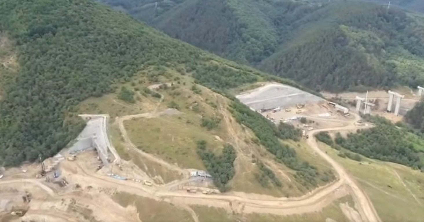 VIDEO: A fost străpunsă prima galerie a tunelului Boița 1, pe traseul autostrăzii A1 Sibiu-Pitești. Stadiul lucrărilor