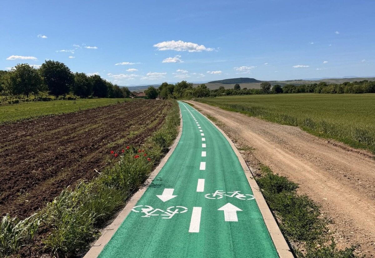 FOTO: Pista de biciclete din Galda de Jos a fost finalizată. Cum arată noua investiție