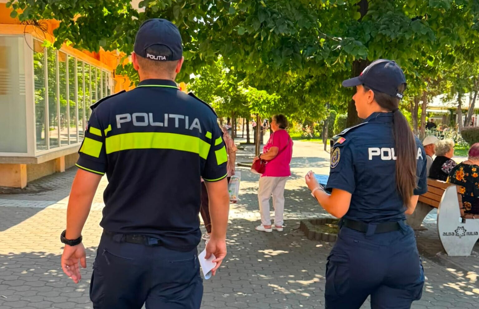 Polițiștii din Alba, campanie în stradă împotriva violenței domestice: ”Tăcerea nu protejează”