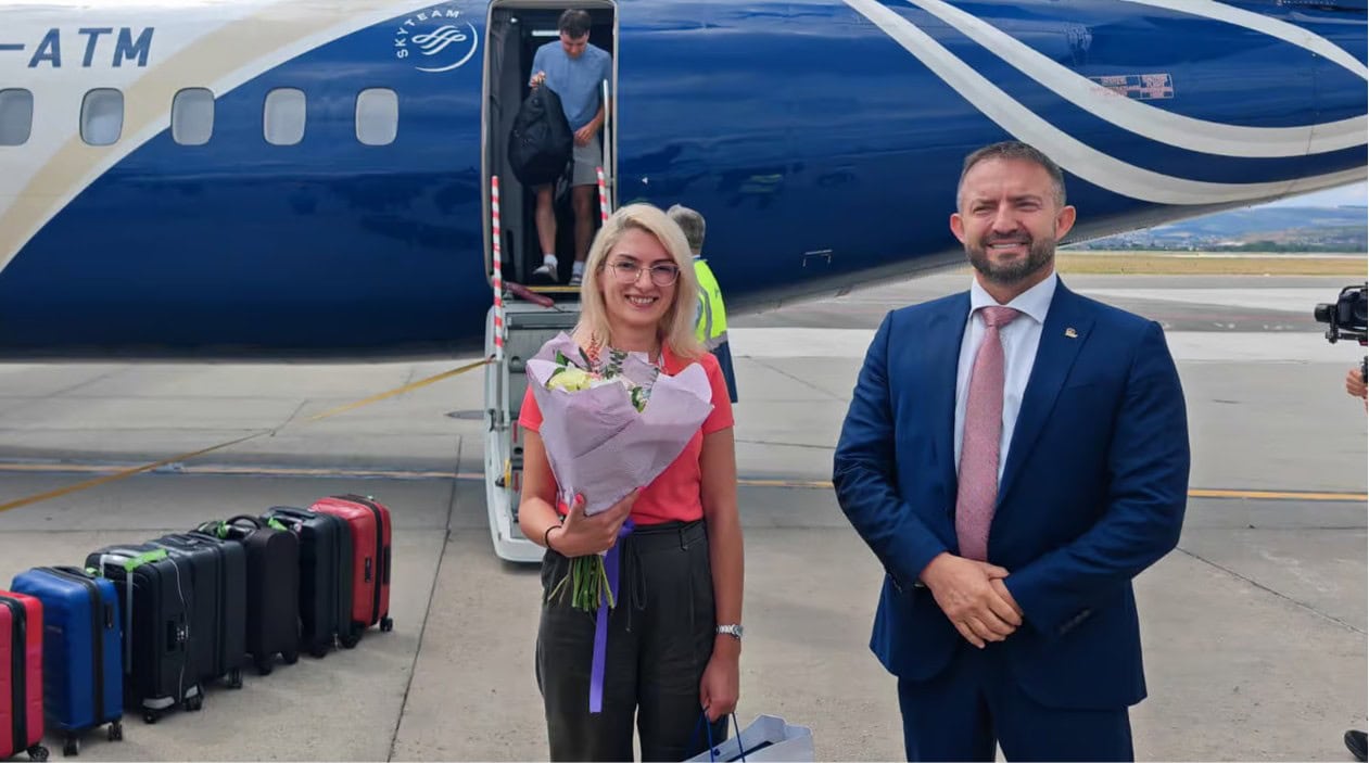 O procuroare din Alba Iulia, pasagerul cu numărul 2.000.000 înregistrat în acest an de Aeroportul Internațional „Avram Iancu” Cluj