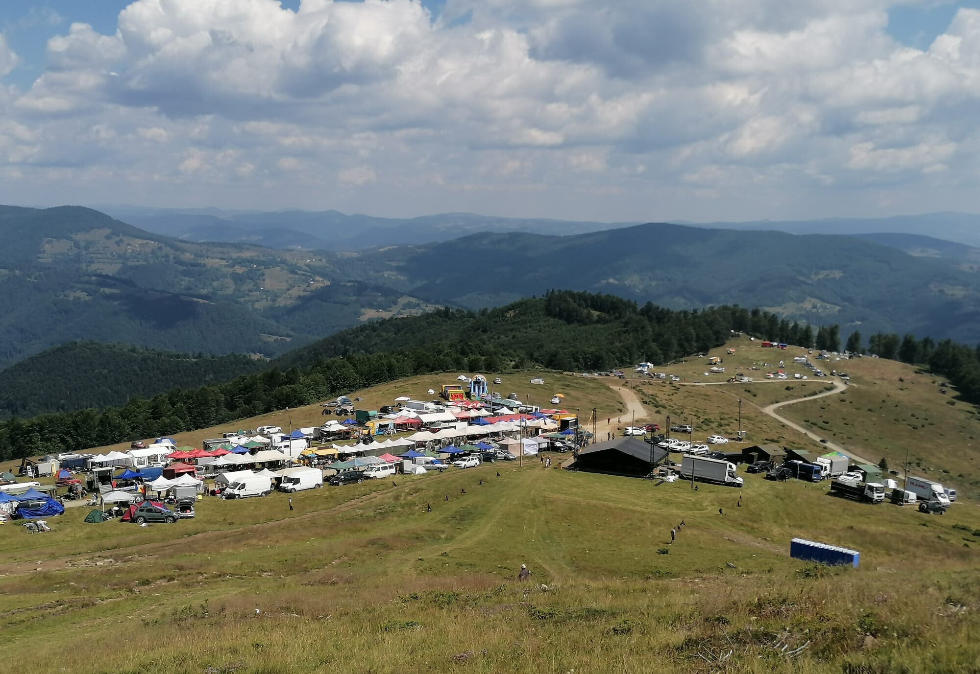 Târgul de Fete de pe Muntele Găina, tot mai puțini participanți. În ”zilele bune”, pe munte urcau 100.000 de oameni
