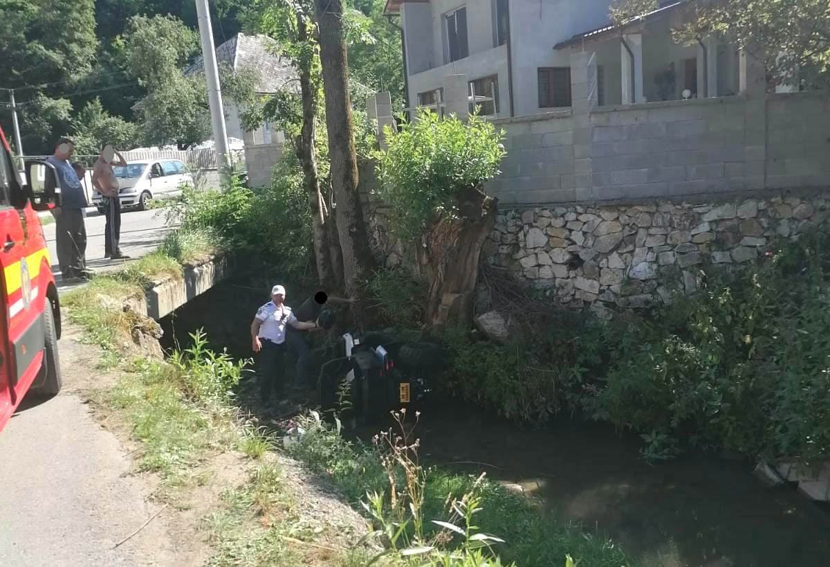UPDATE FOTO: Accident la Gura Sohodolului, lângă Câmpeni. Fetiță de 3 ani și părinții ei, răniți după ce un ATV s-a răsturnat