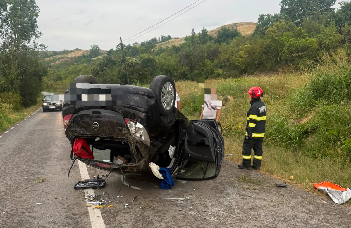FOTO: Accident pe la ieșirea din Feleud spre Măgina. Intervin pompierii din Aiud