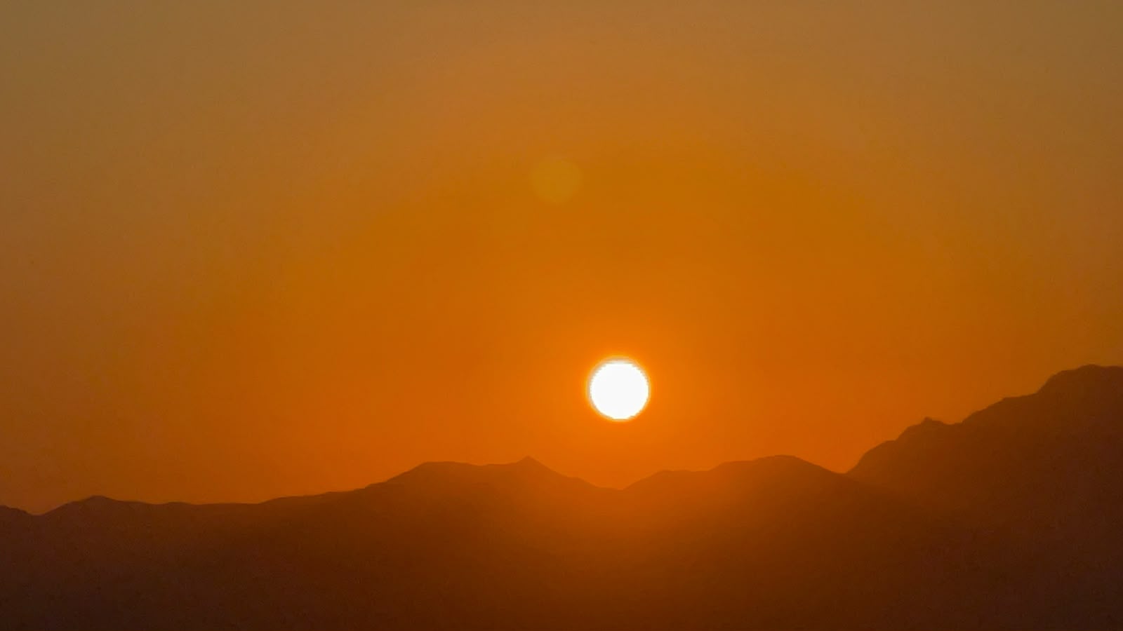 Al cincilea „dom de căldură” al verii sufocă Europa, cu temperaturi de peste 40°C. Când ajunge valul de aer fierbinte în România