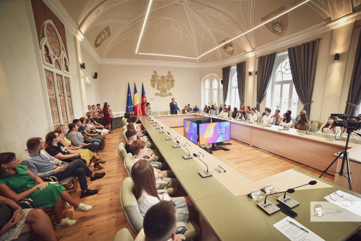 FOTO: Elevii din Sebeș care s-au remarcat prin performanțe deosebite în educație, premiați de Primărie. LISTA