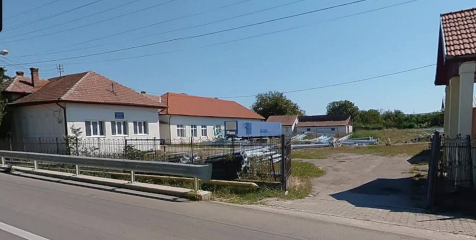 Primăria Alba Iulia închiriază, prin licitație publică, imobilele și terenul fostei școli din Oarda de Jos. Prețul de pornire