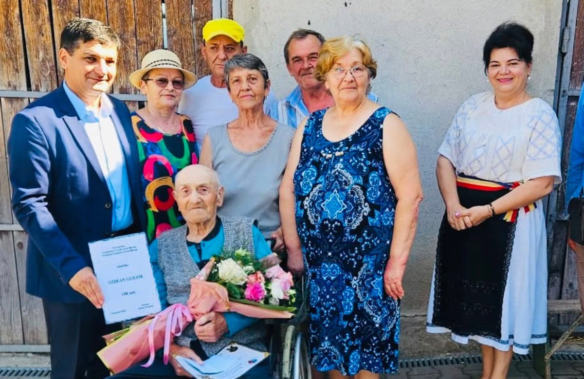 Un secol de viață: Gligor Ozdean din Ocna Mureș a împlinit vârstă de 100 de ani
