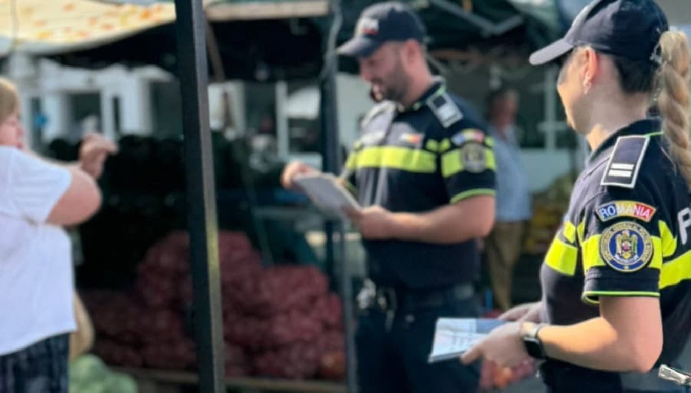 FOTO: Acțiune informativ-preventivă a Poliției la Sebeș. Locuitorii, informați despre gravitatea fenomenului violenței domestice