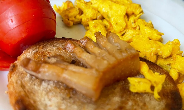 slanina cu oua